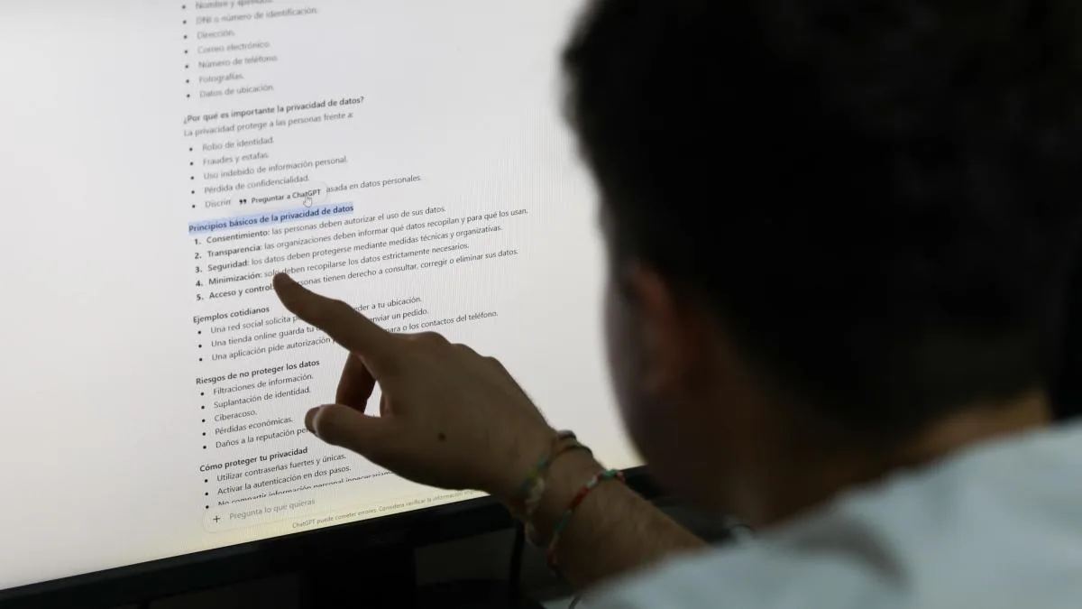 Utilizar la IA para hacer deberes y trabajos reduce un 20% el aprendizaje