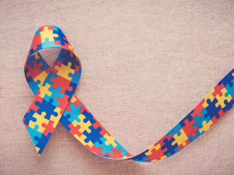 Projeto proíbe compra e venda de carteira de identificação de autistas