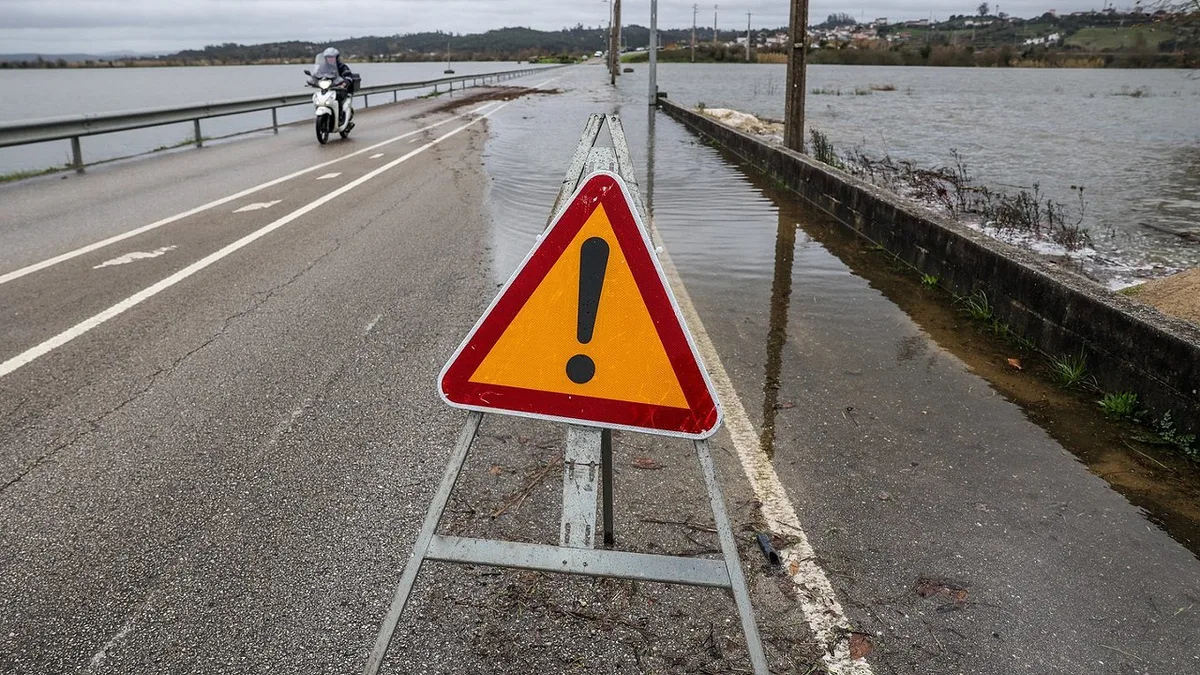 Proteção Civil faz recomendações para dias de chuva e vento