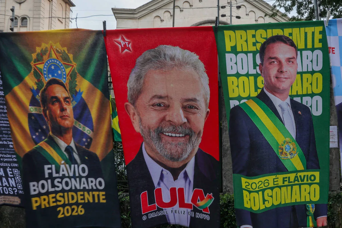 Datafolha: Flávio Bolsonaro é rejeitado por 43% e Lula, por 46%