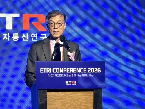 [AI프리즘] 'AI 연구소장'·'우주 AIDC'…ETRI가 그린 미래