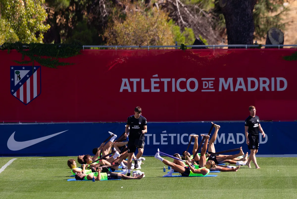 Las imágenes de la vuelta de Julián Alvarez a los entrenamientos del Atlético