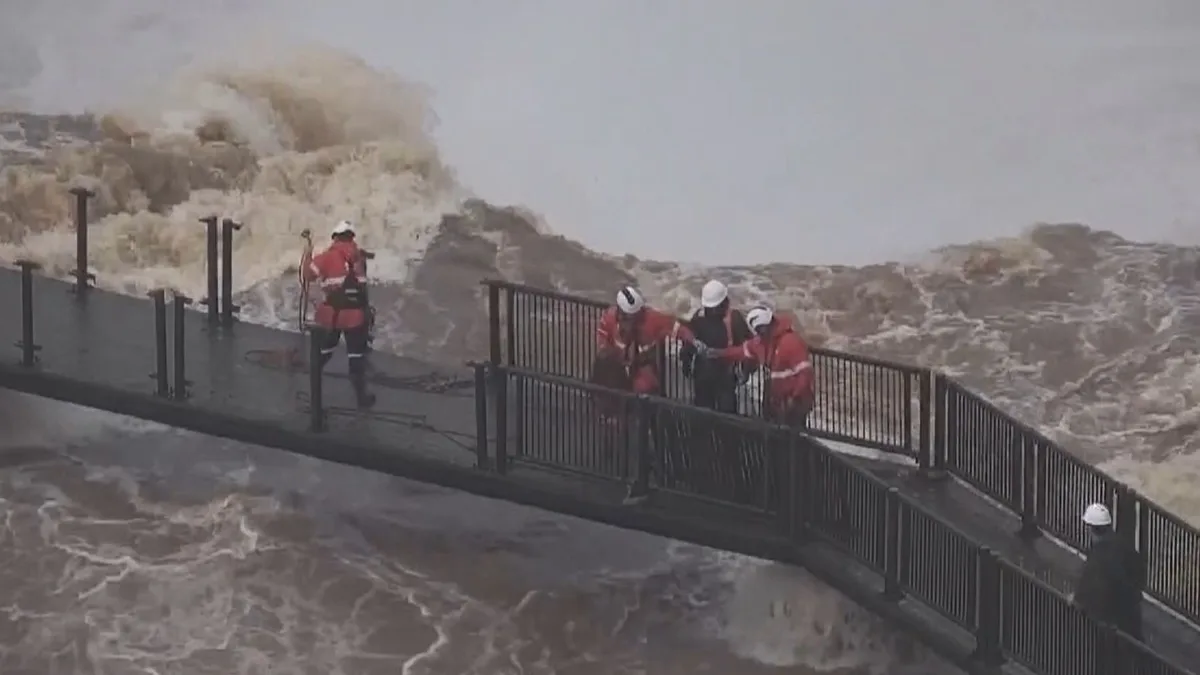 VÍDEO: após três anos, Cataratas do Iguaçu voltam a ter grades da passarela retiradas por causa de alta na vazão
