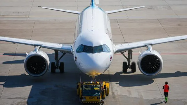 Flüge: Eurowings streicht wegen hohem Kerosinpreis Flüge und prüft Kurzarbeit