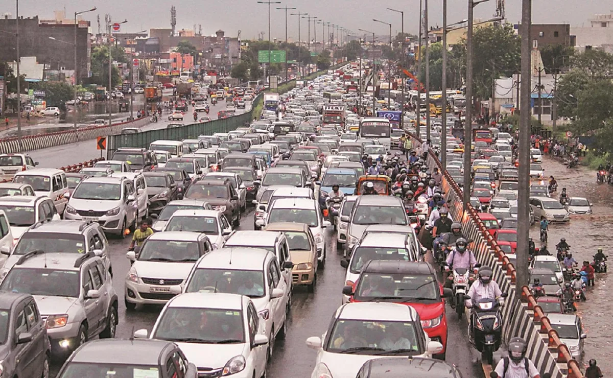 CAQM bans new non-electric light goods vehicles in Delhi from 2027