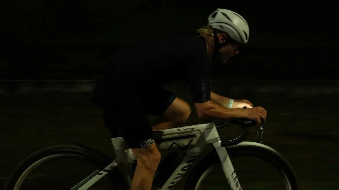 Piloto da Fórmula 1 pedala distância entre Rio e SP para disputar prova