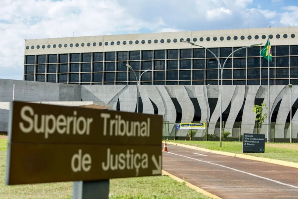 Presidente do STJ procura Alcolumbre por projeto que atualiza despesas