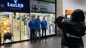 Austin Piñate eleva la competitividad de Hammer Iluminación en el mercado con agresivo plan de indumentaria corporativa