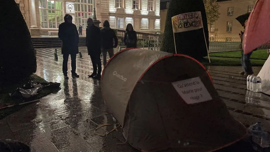 Plus de 2.300 enfants dorment à la rue en France, un chiffre en hausse déplorent les associations