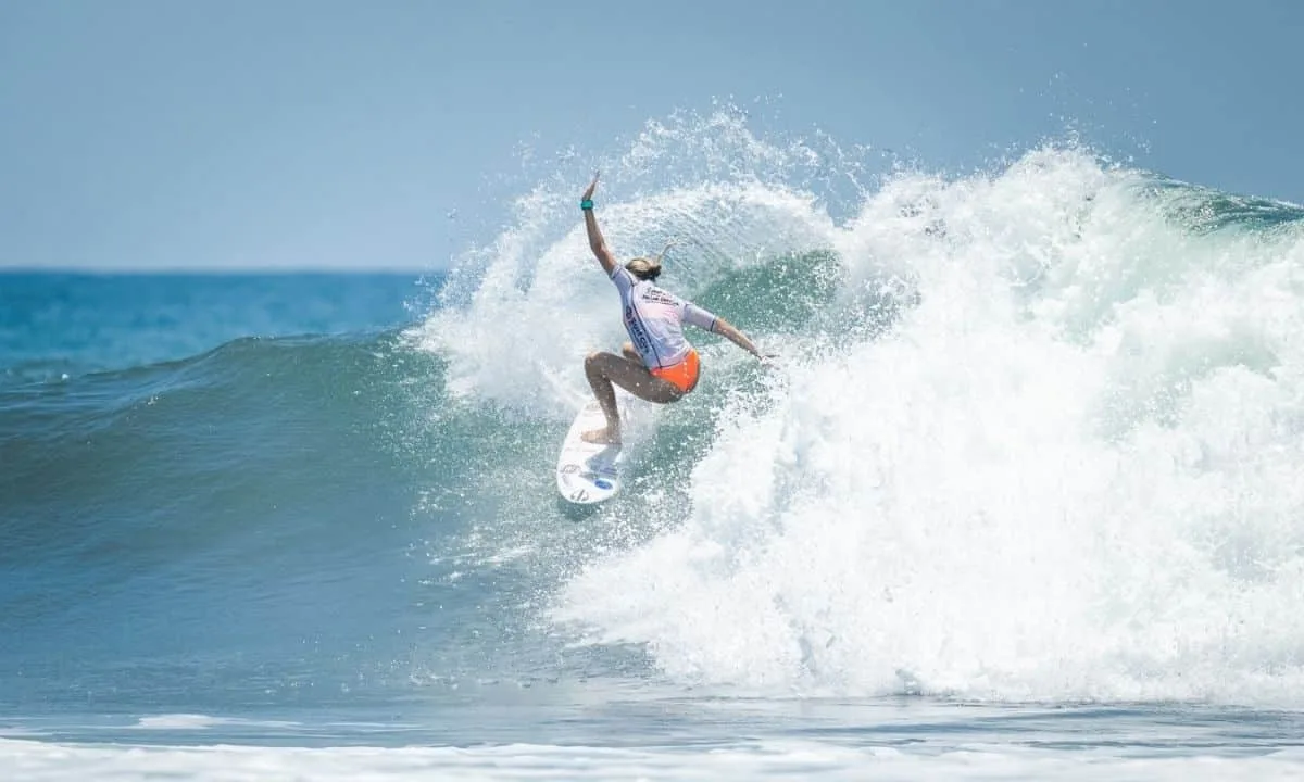 Luara Mandelli vai à final e conquista pódio no Mundial Júnior em El Salvador