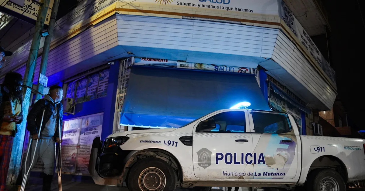 Cae una banda de falsos médicos: dictaban instrucciones para suturar por Whatsapp y operaban con ambulancias truchas