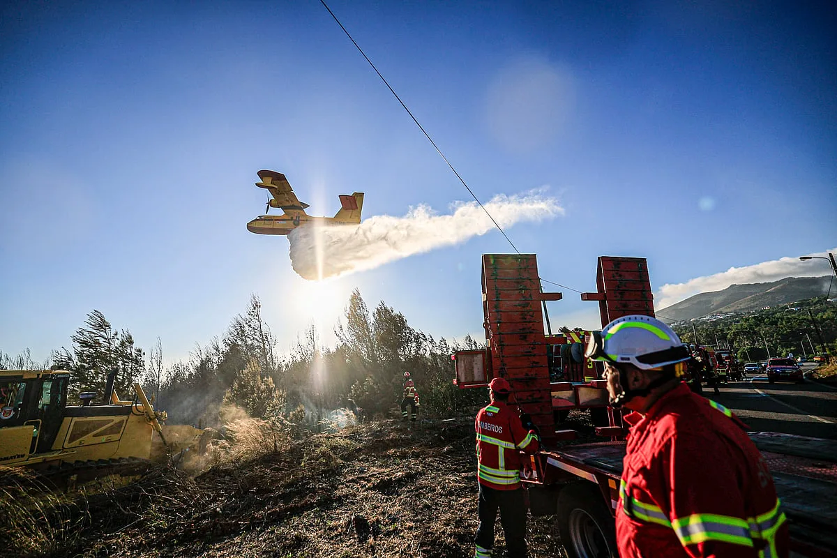 Quatro incêndios preocupam Proteção Civil. Mais de 750 operacionais no terreno