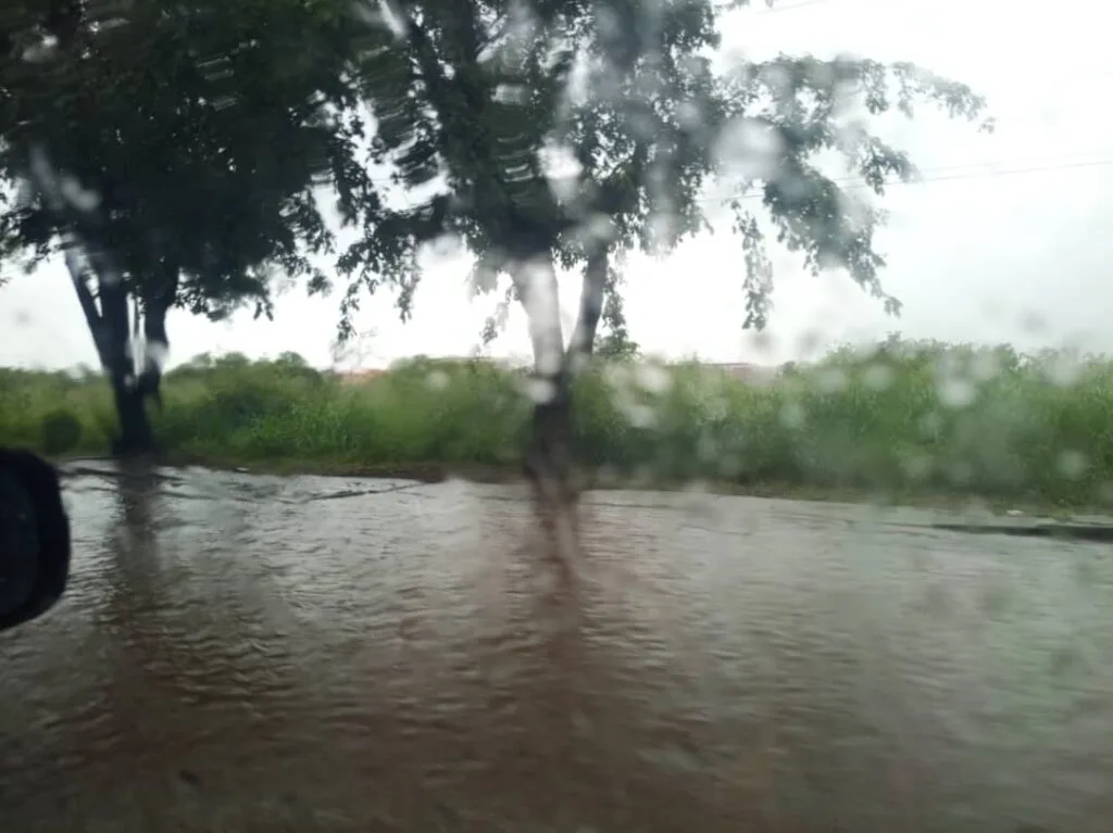 Fuerte aguacero durante la tarde de este viernes en Guayana