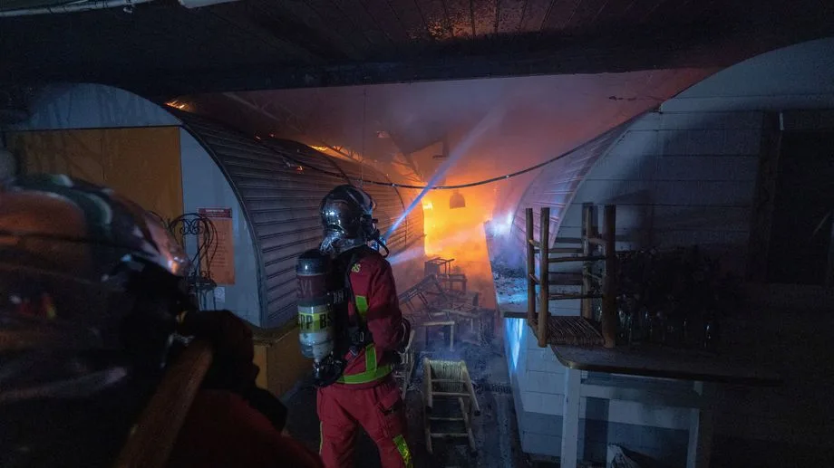 Paris : le marché des Enfants Rouges ravagé par les flammes