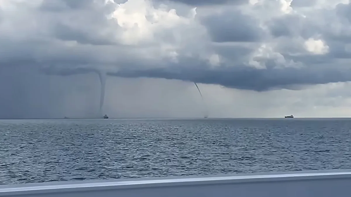 "Un spectacle exceptionnel": une double trombe marine observée au large de la baie de Seine lors des orages en Normandie