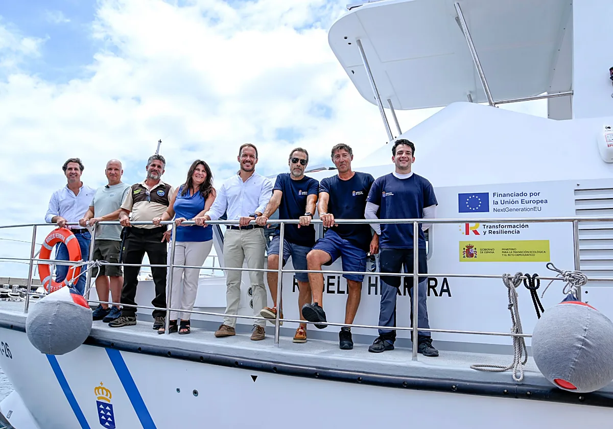 Canarias estrena un buque silencioso para combatir el furtivismo y proteger la fauna marina