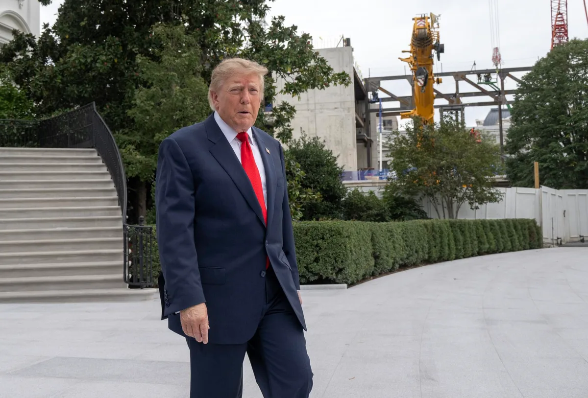 Trump habla con el príncipe heredero saudí y dice que los hutíes "están portándose muy mal"