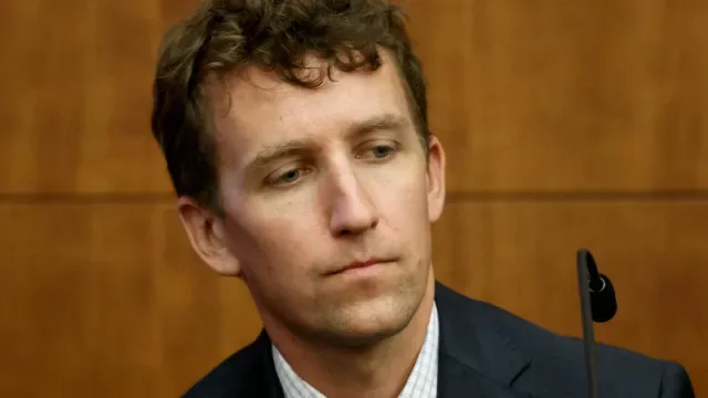 Patrick Clancy quebra silêncio sobre morte dos filhos: "Falo com eles"