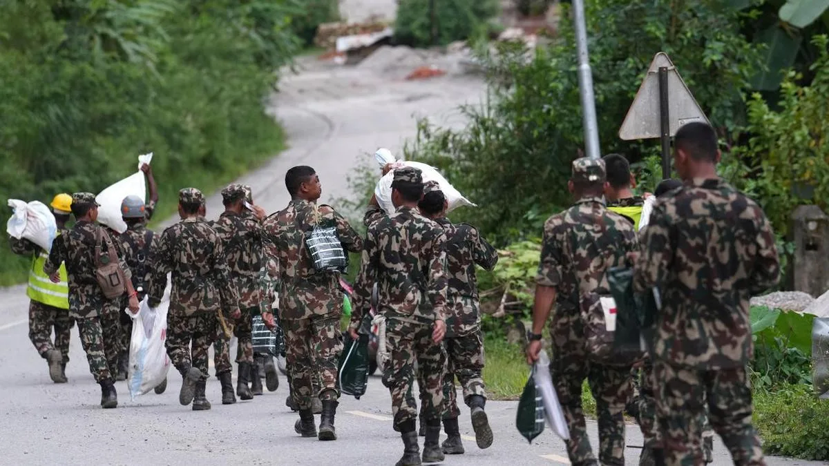 Nepal death toll rises to 1050 as rescues continue