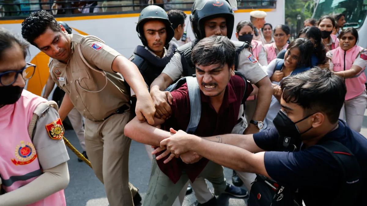 Wählerlisten-Protest: Indiens Polizei geht hart gegen „Kakerlaken“ vor
