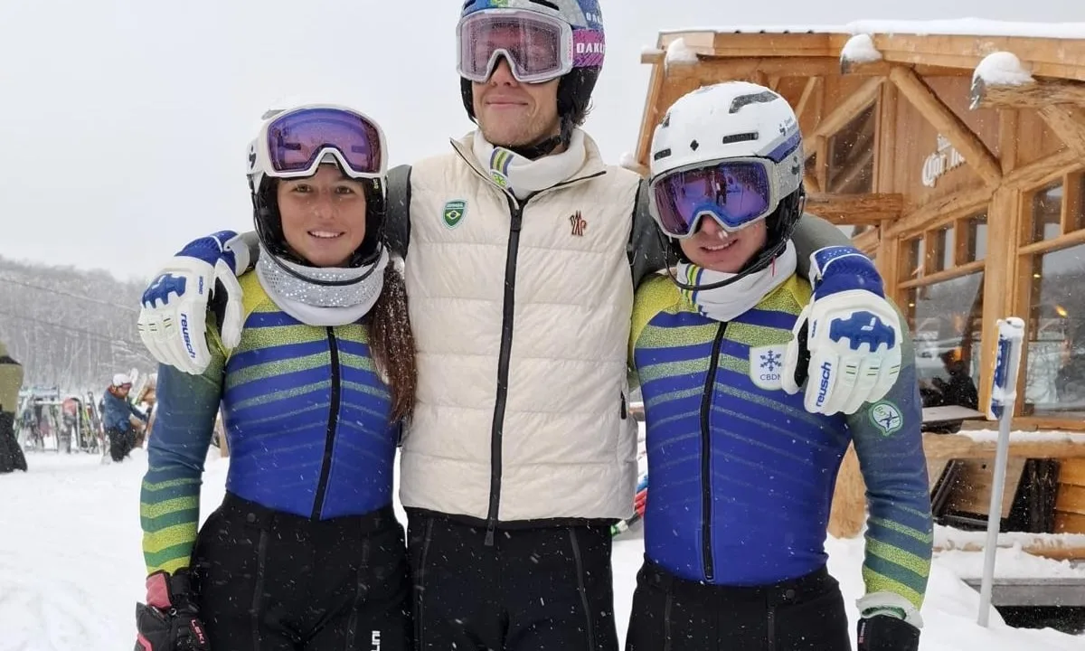 Lucas Pinheiro Braathen encontra jovens esquiadores brasileiros na Argentina