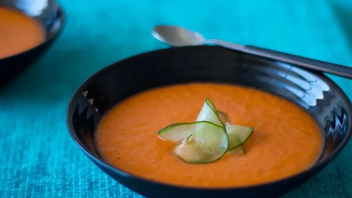 Natalia Moragues, nutricionista: "La bebida perfecta para el verano no es el gazpacho porque engorda si lo tomas así"