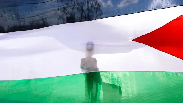 França pressiona Autoridade Palestiniana para reverter adiamento eleições