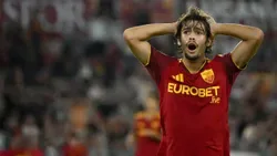 Treinador da Roma rendido a Mora: «Quando toca na bola, acontece algo de bonito»