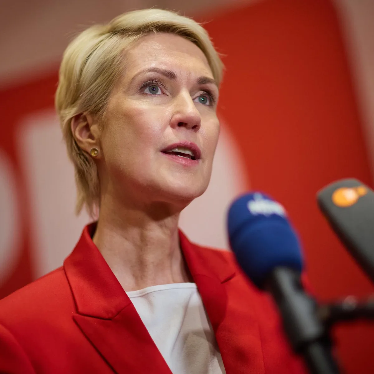 Mecklenburg-Vorpommern - Weg frei für Koalitionsverhandlungen von SPD, Linken und Grünen