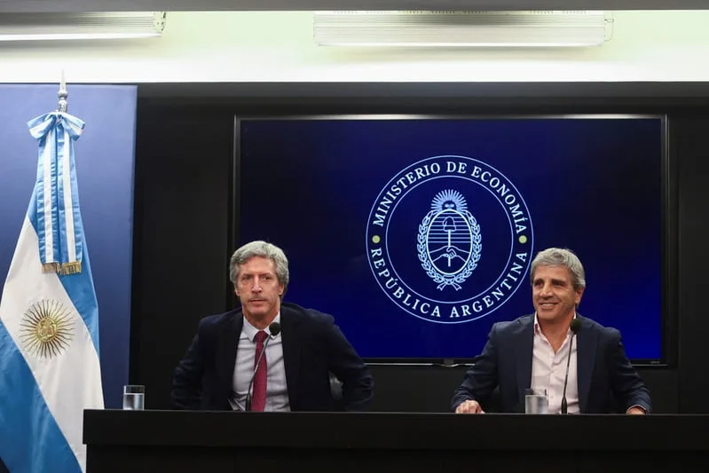 El oro del BCRA: el abogado Gregorio Dalbón pidió la detención de Luis Caputo y Santiago Bausili por administración fraudulenta