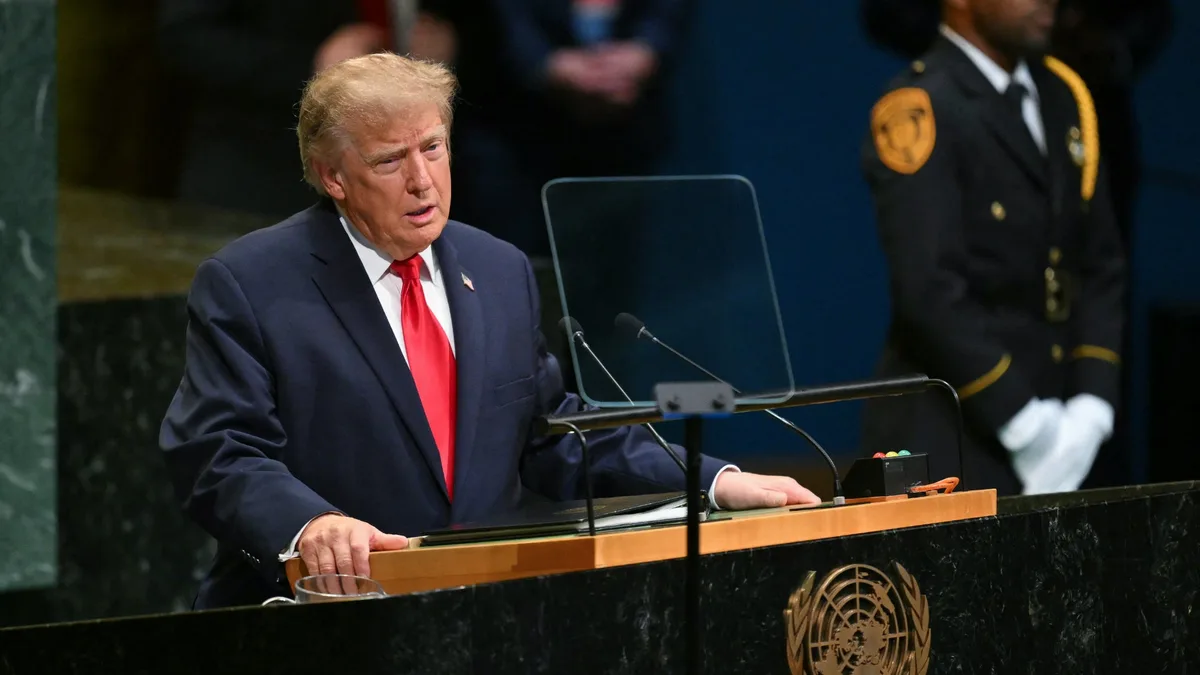 "Quiconque utilise le terme 'intelligence artificielle' est un ennemi": Donald Trump ne veut plus parler d'IA mais de "super intelligence", Meta et Elon Musk le suivent