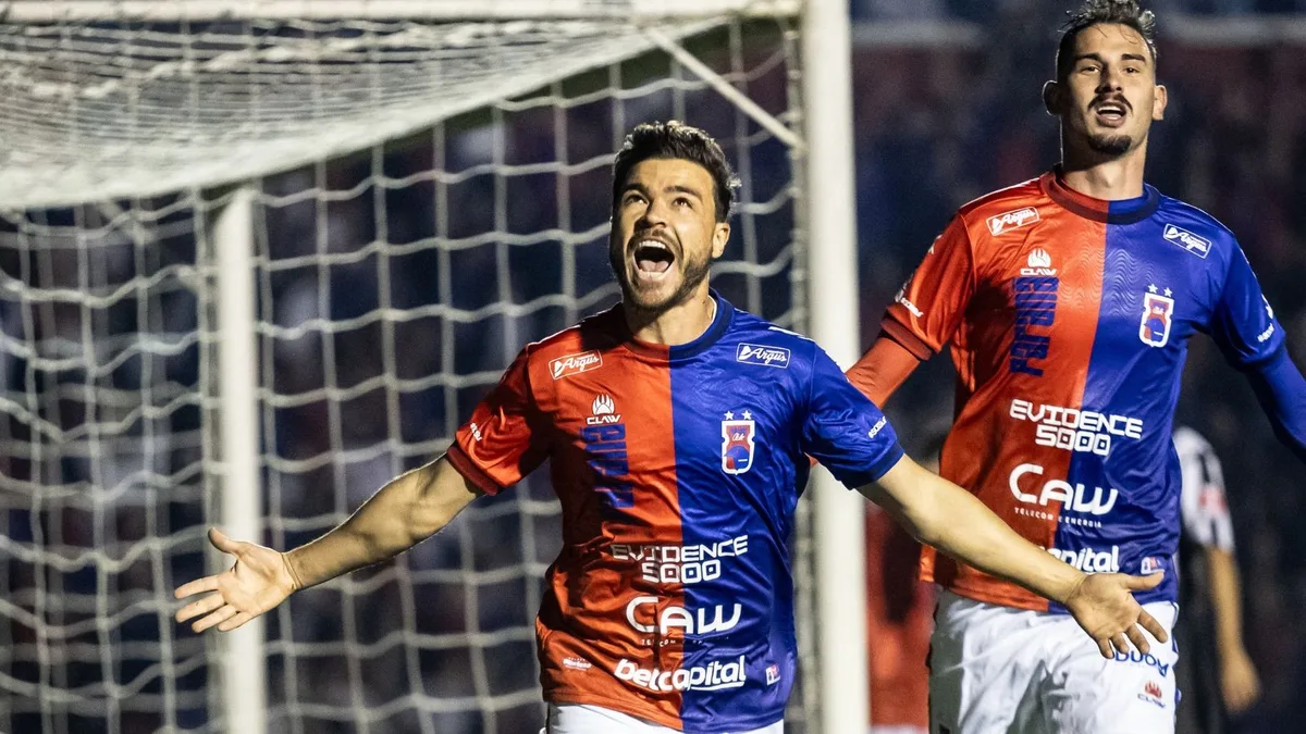 Paraná Clube anuncia retorno do meia Cristiano