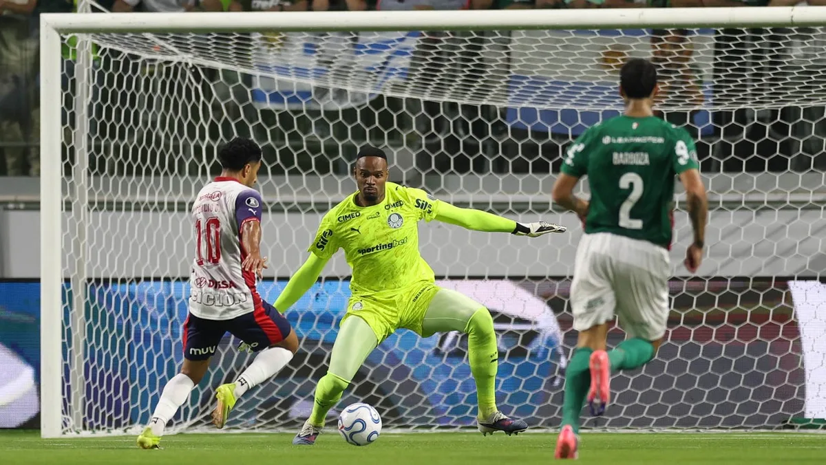 Carlos Miguel dá recado após falha em empate do Palmeiras: "Pode ficar tranquilo, vamos classificar"