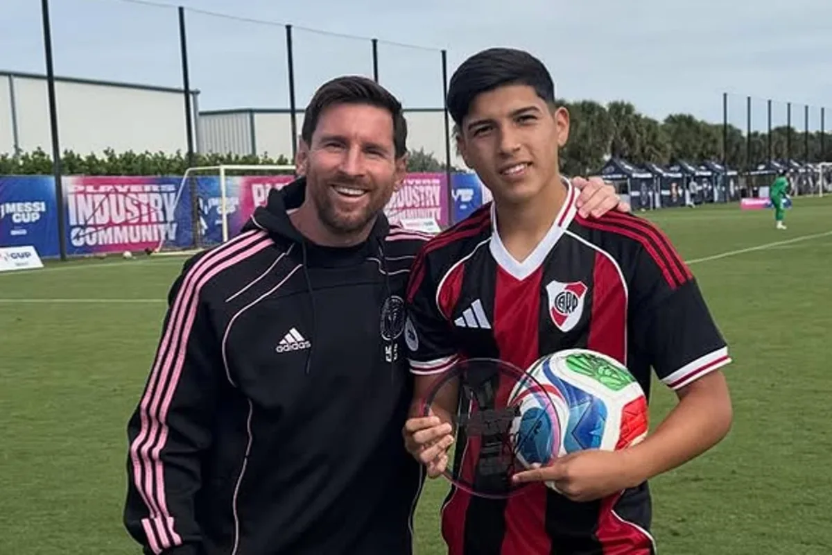 Bruno Cabral, la nueva joya de River: goles, blindaje contractual y el encuentro con Lionel Messi