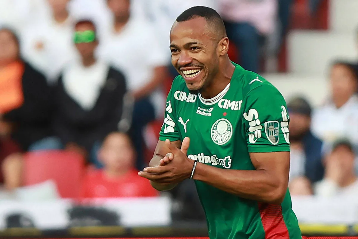 Palmeiras sofre, mas avança nos pênaltis e encara o Fluminense na semifinal da Libertadores