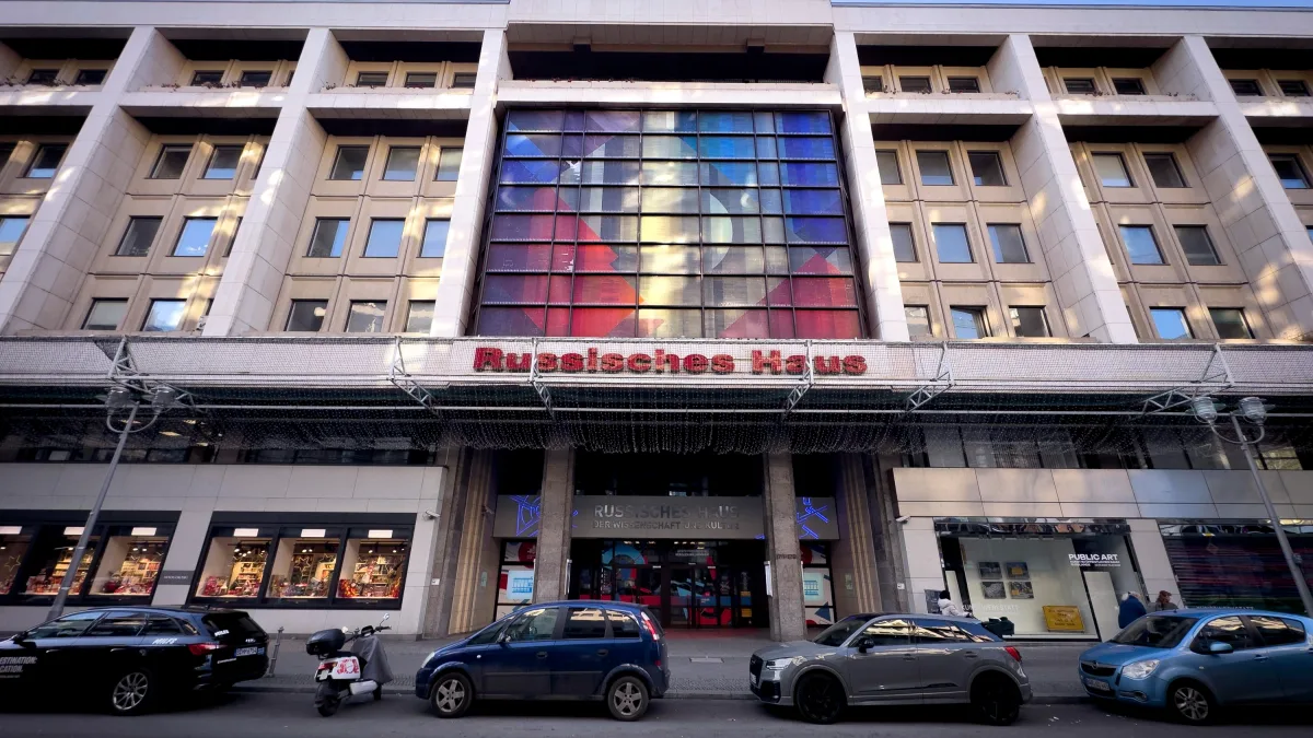Deutschland-Liveblog: Bundesministerium zieht trotz Spionageverdachts neben Russisches Haus