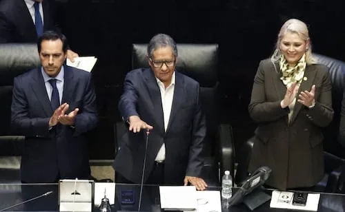 Higinio Martínez asume la presidencia del Senado; oficialismo lo respalda entre gritos de "¡Presidente!"