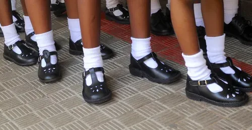 ‘We are struggling’: Parents say R10 civvies payments put pressure on Mitchells Plain families
