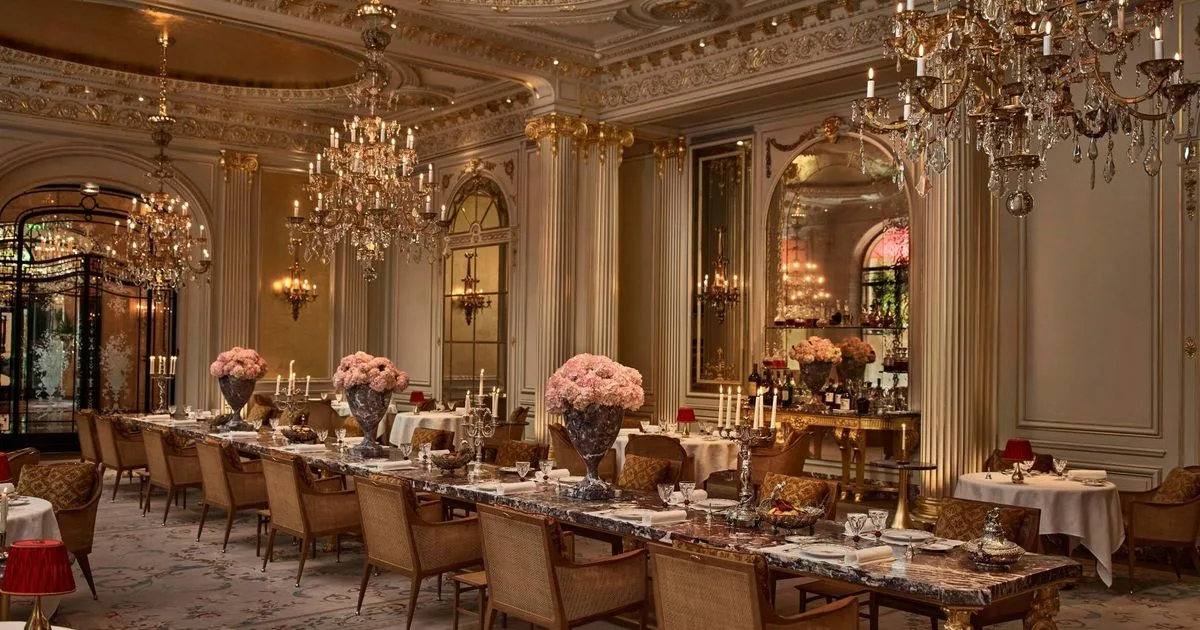 Au Plaza Athénée, La Grande Table remet le service à la française au cœur du repas gastronomique