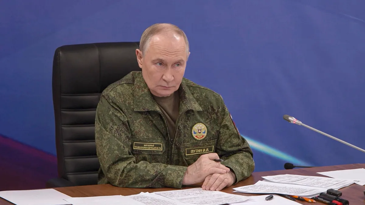 Putin prepara escalada de ataques à Ucrânia com negociações em impasse