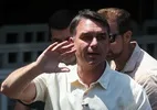 Flávio visita Jair Bolsonaro em prisão domiciliar após Moraes autorizar