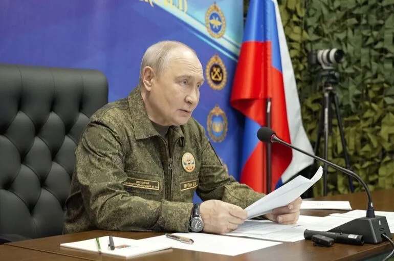 Путин поручил продолжить нанесение ударов по инфраструктуре Украины
