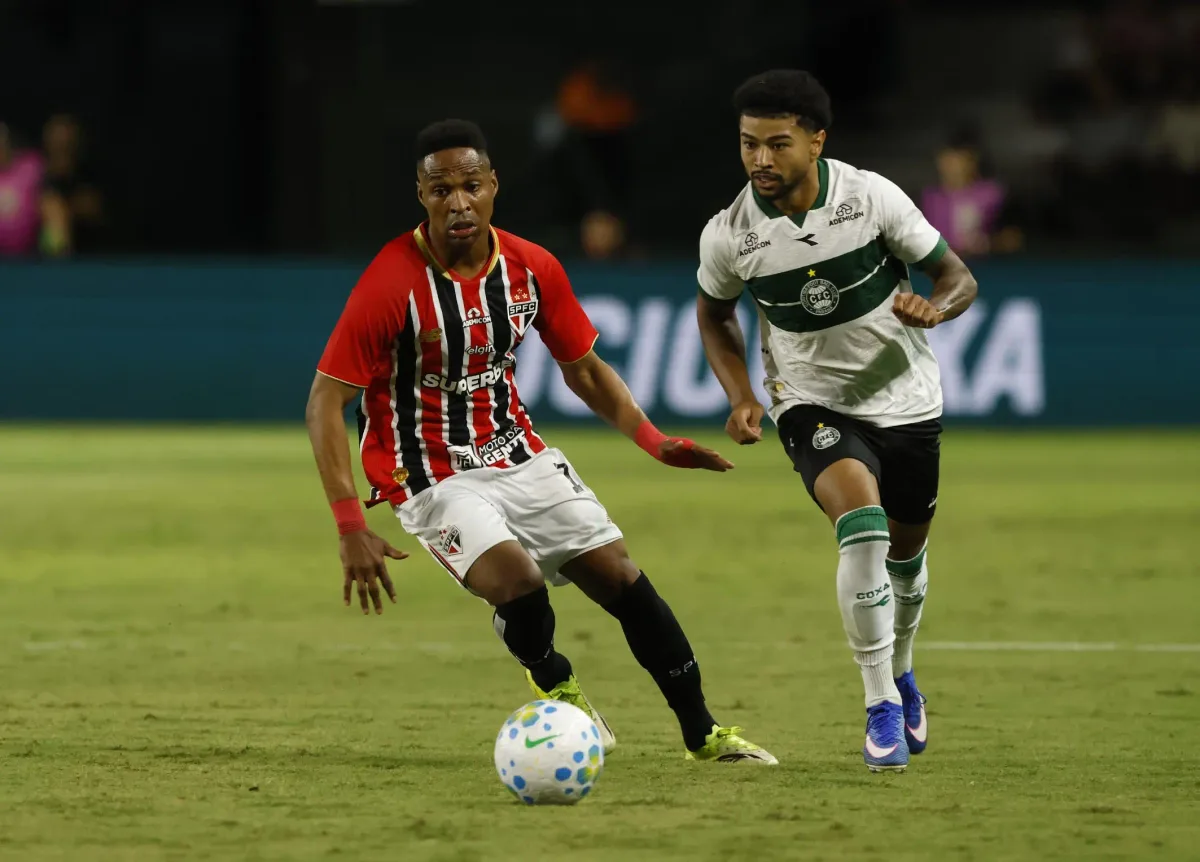 São Paulo x Coritiba pelo Brasileirão: onde assistir, histórico, estatísticas e prováveis escalações