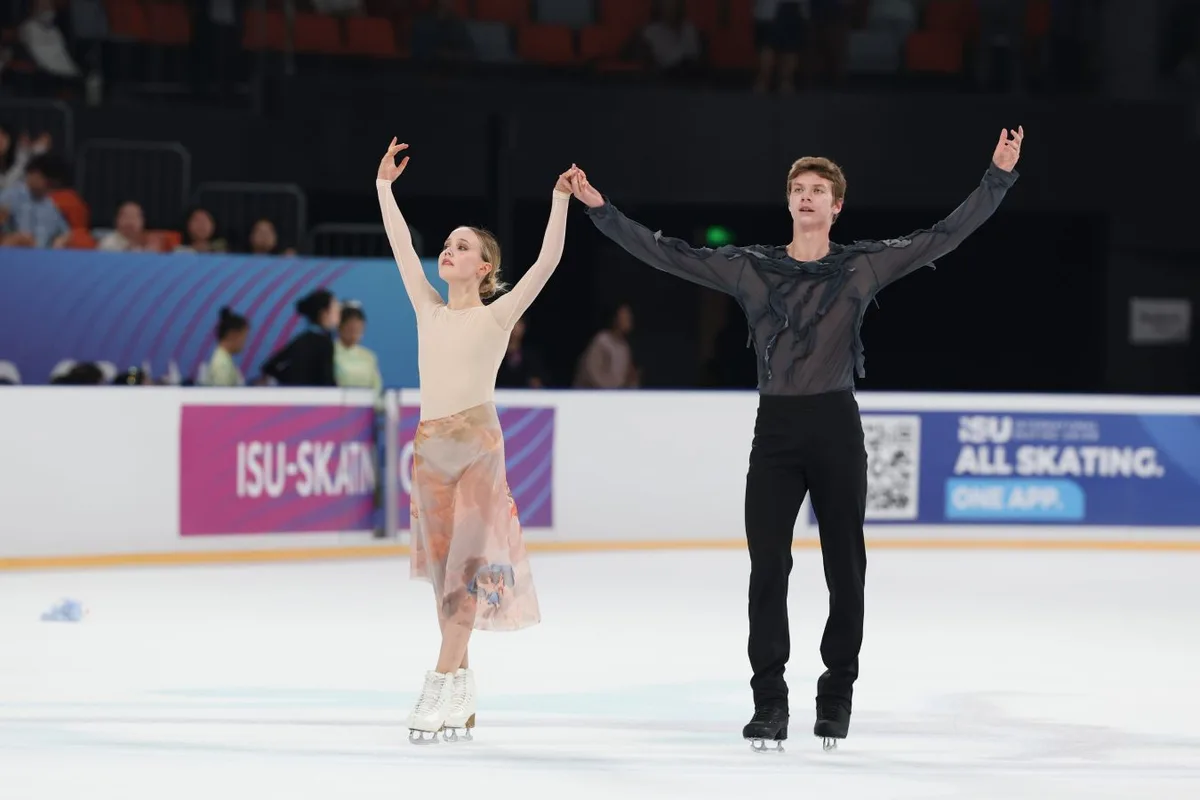 Российские фигуристы-юниоры выиграли первое золото этапа Гран-при ISU с октября 2021 года
