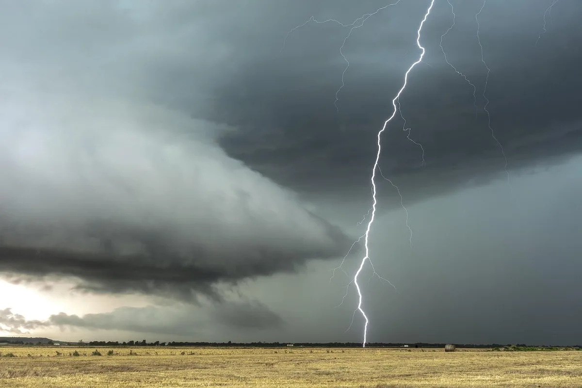 Frente fria deve trazer temporais e ventania de 70 km/h para este sábado