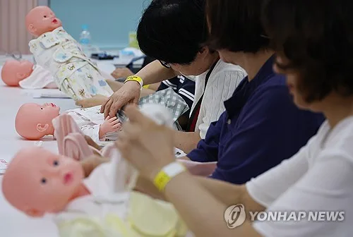 서울 중장년 88%가 '돌봄 중'…48%는 부모·자녀 양쪽 '이중돌봄'