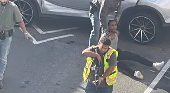 Estados Unidos. Agentes do ICE disparam sobre carro com criança no interior