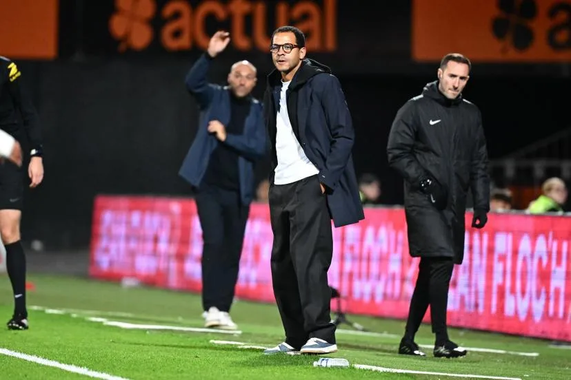 Liam Rosenior, entraîneur du Paris FC : « La défaite à Lorient fait partie de l'apprentissage »