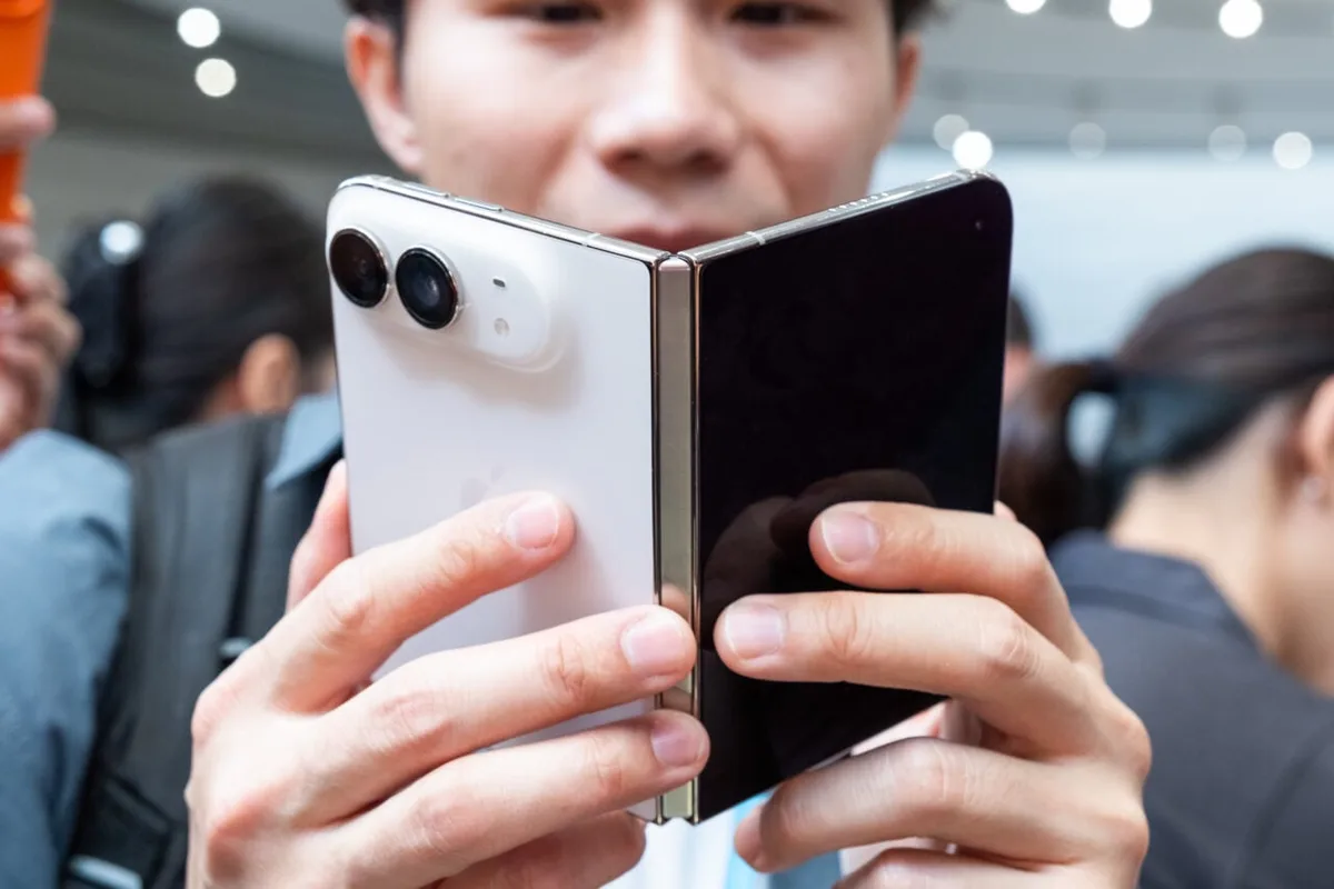 Man, You’d Better Not Break Your iPhone Duo Screen