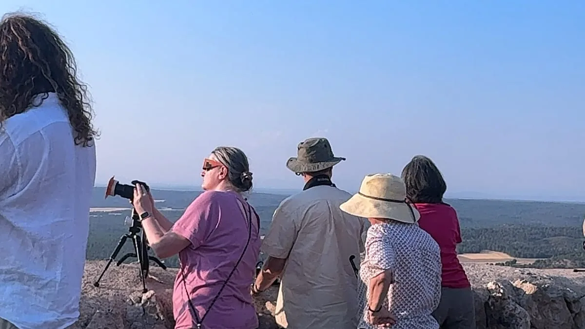 Eclipse solar de 12 de agosto atrai milhares de turistas à fortaleza de Gormaz, em Sória
